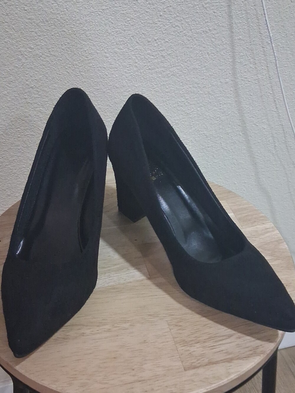 SHEIN Black Pointed Block Heel Court Shoes